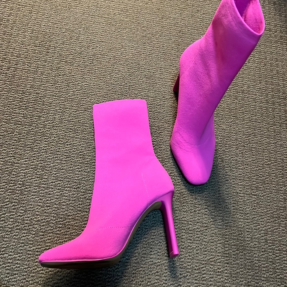 ALDO ankle sock bootie neon pink/fuchsia